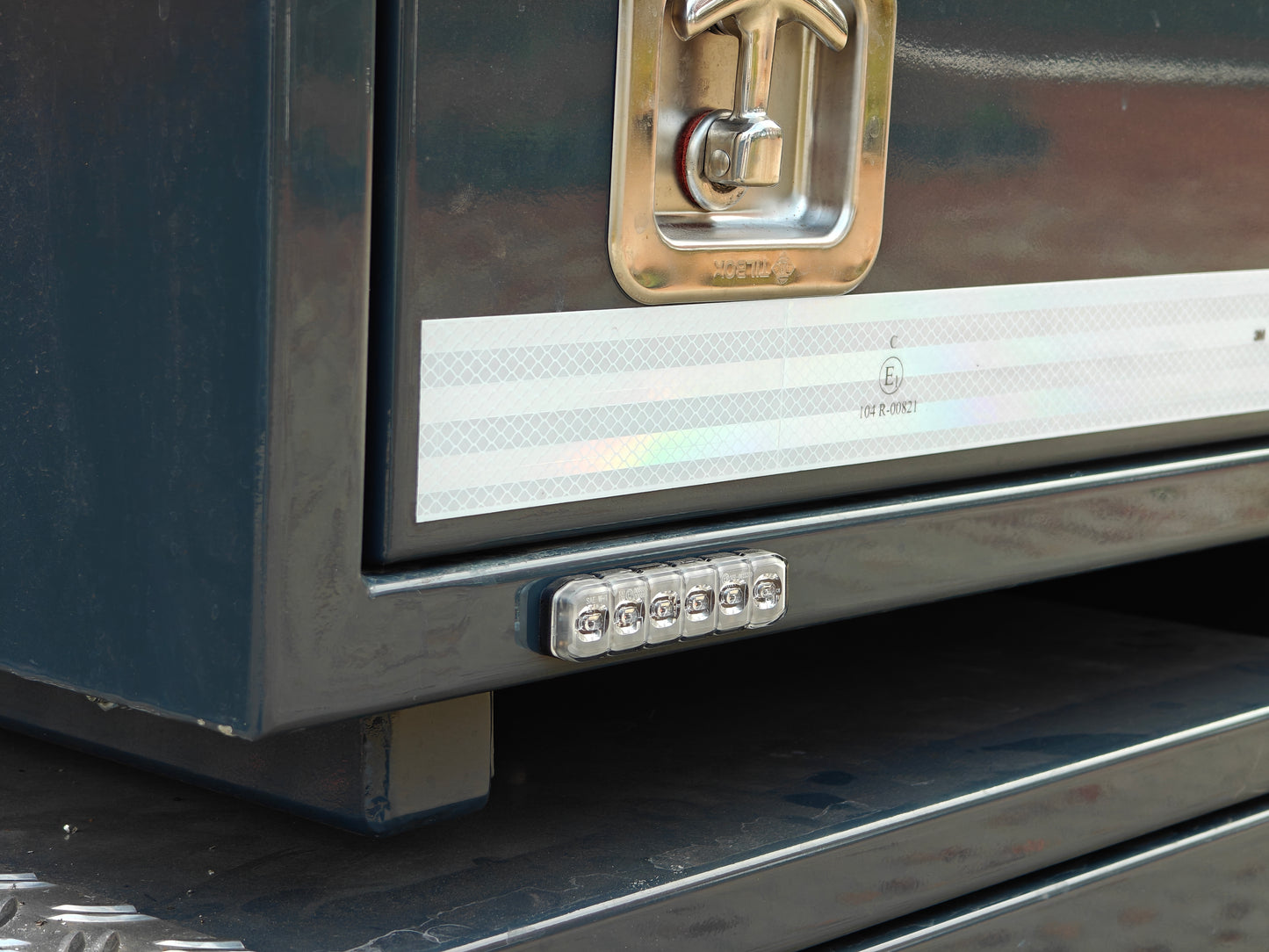 FL6 LED-Blitz | Flexibler Aufputz-Blitz