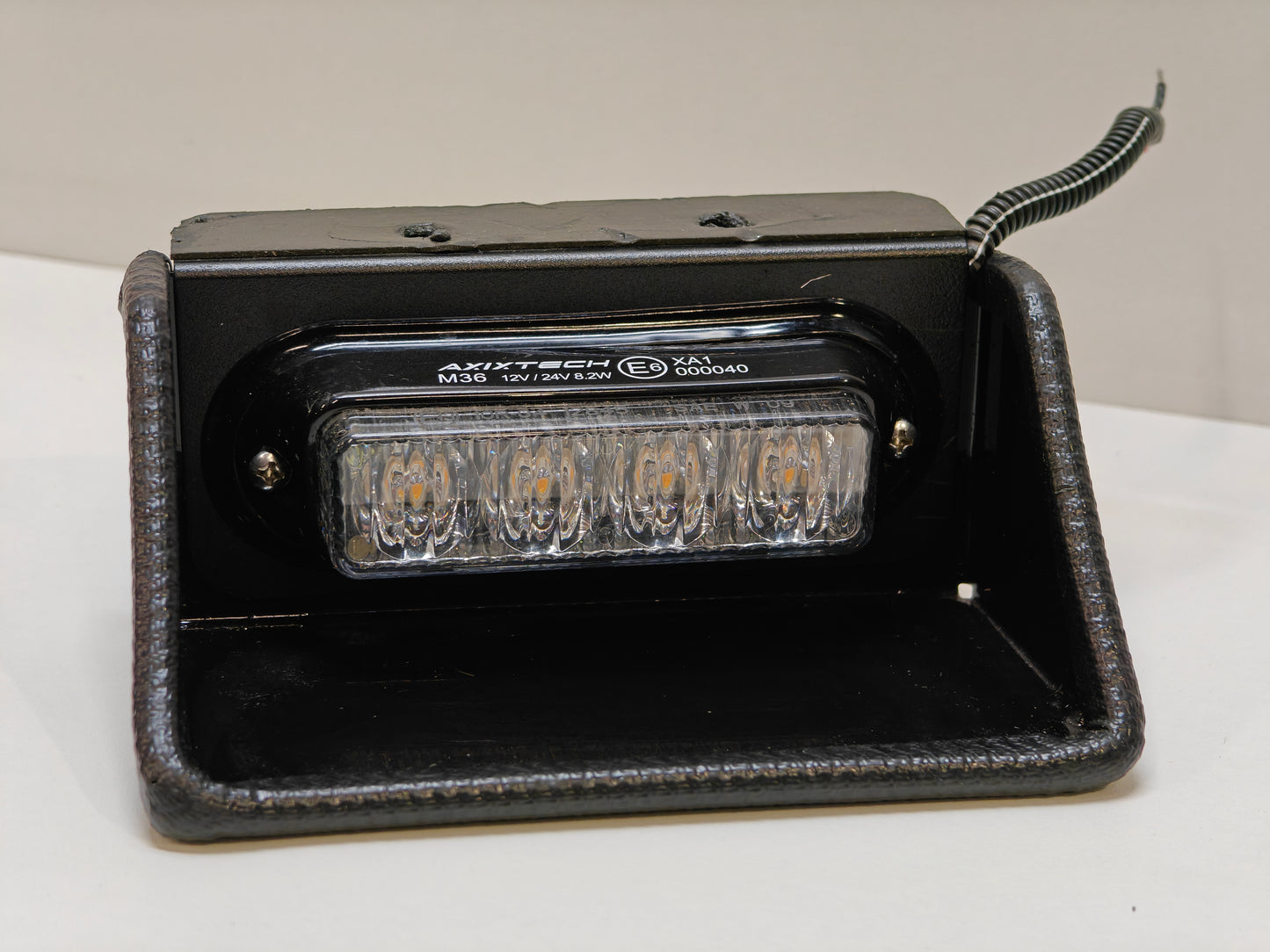 Axixtech MS36 led flitser dashboard (amber)