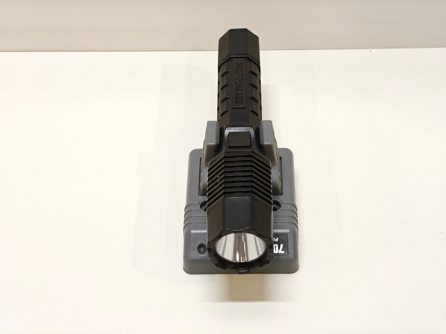 Peli 7060 oplaadbare led zaklamp 12v