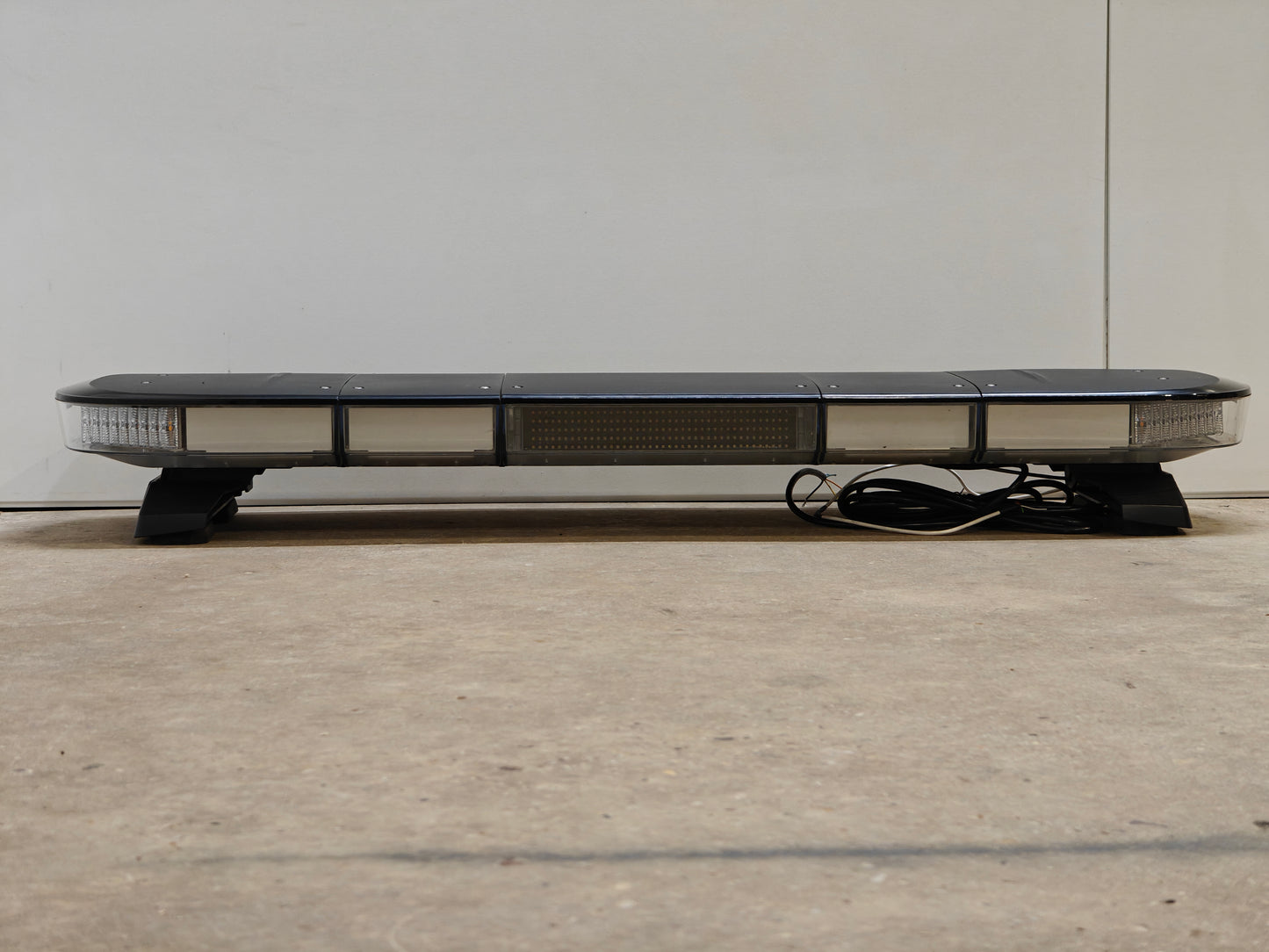 Axixtech Aegis 121cm