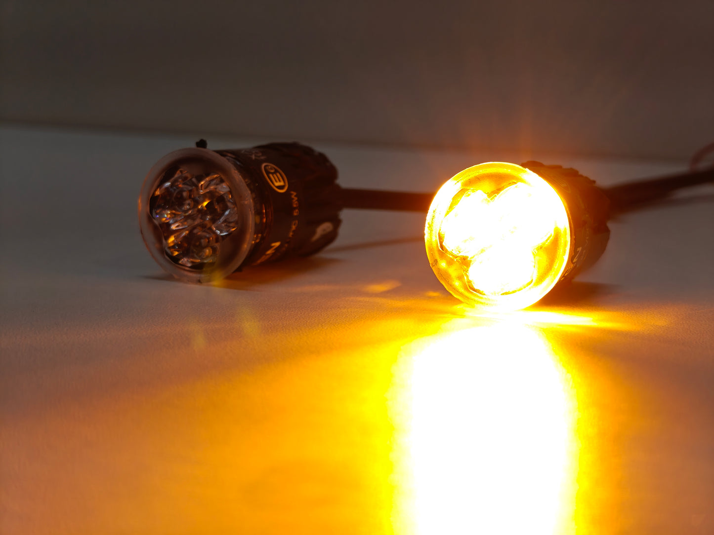 Axixtech UR03 led flitser set (amber)