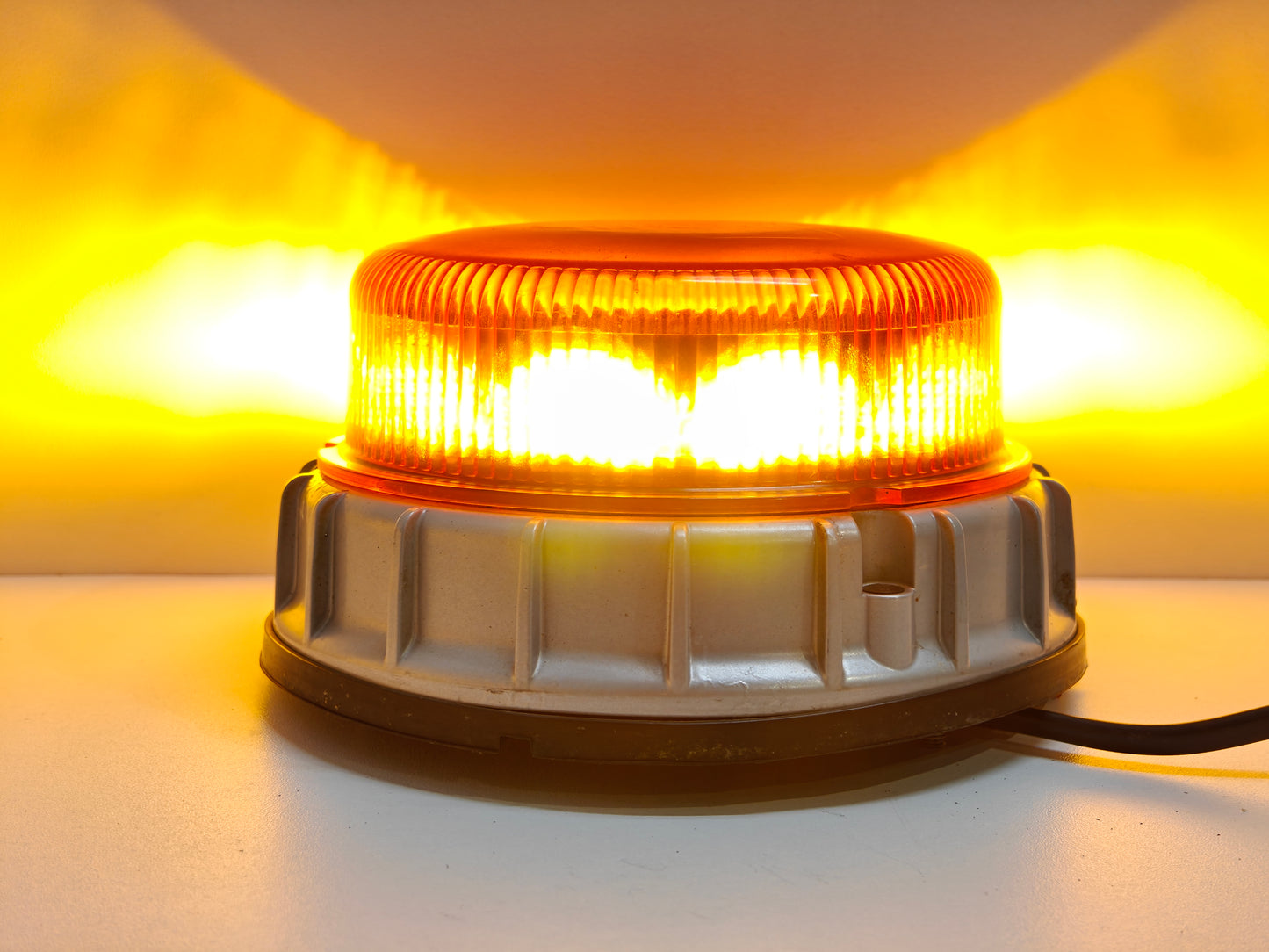 Hella Rotaflex Magnet (bernsteinfarben)